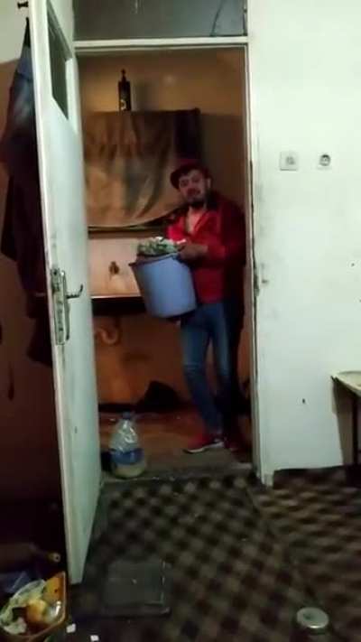 Mutahar pranks man