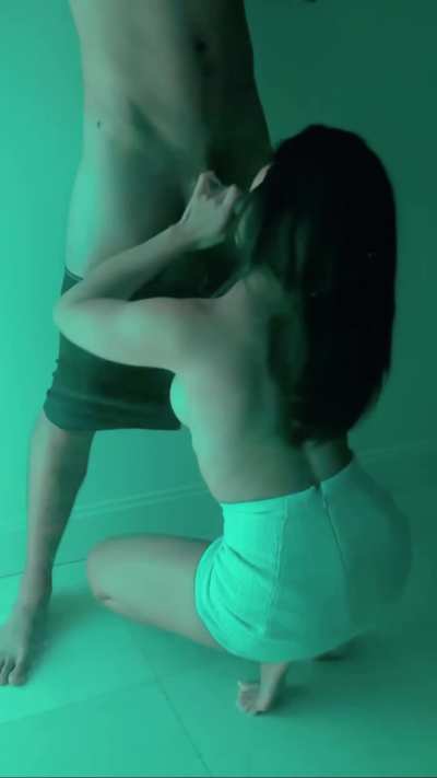 Redditors&hellip; how old were you when you received your first blowjob