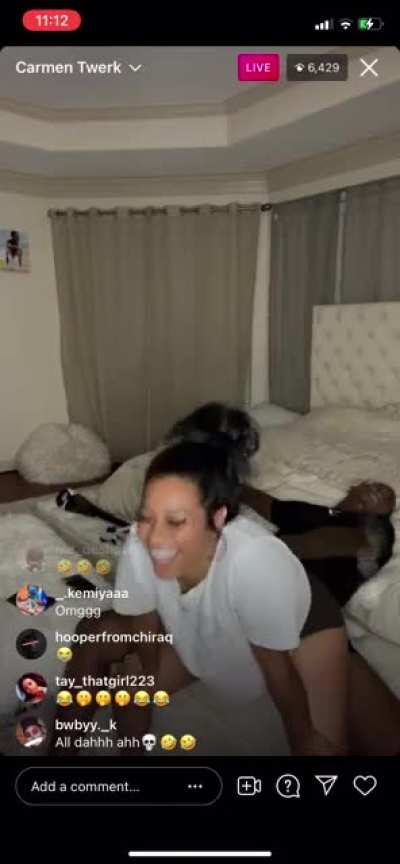 👀