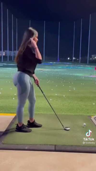 Golf is a sexy sport😳