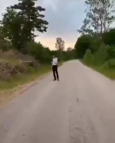 he is alive wow😯😯