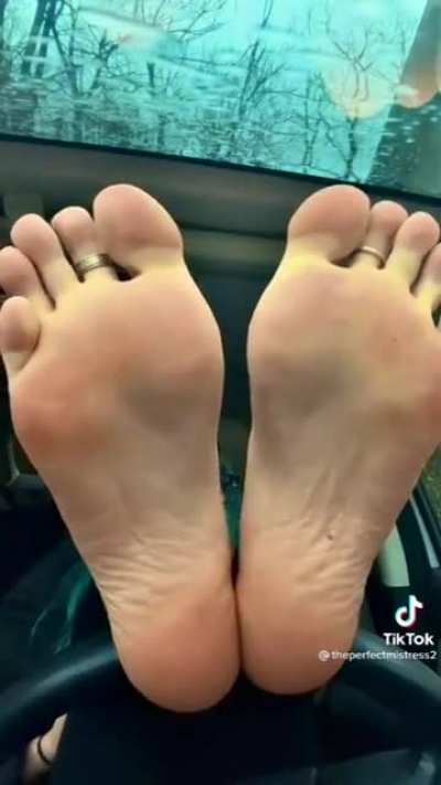 pretty car feet