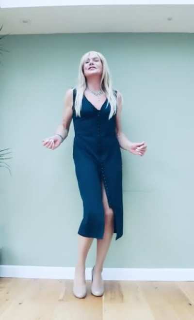 [50] Simple outfit which makes me dance 💃(badly) as if nobody&rsquo;s watching. 🤭🫣