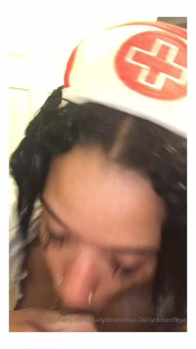 NURSE👩&zwj;⚕️ Squizzing out Corona Virus From The Patient😁😁 watch the end👇HER MEGA IN COMMENZ 👇