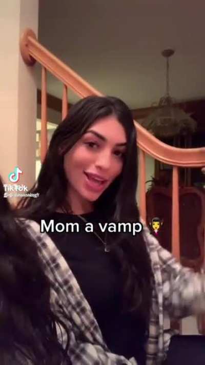 W mom 🧛&zwj;♀️