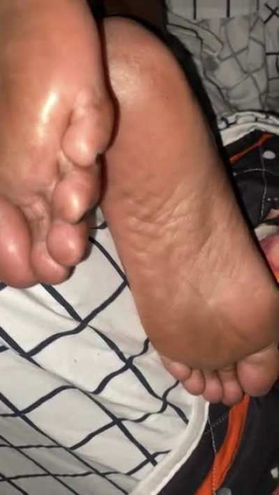 Mom&rsquo;s sexy feet