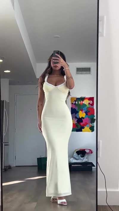 Gabi hot figure in full length yellow dress #2 (IG story) 