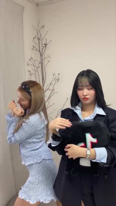 220427 twicetagram update - "Would you be my Soulmate?💍❤🫢" (Sana and Momo)