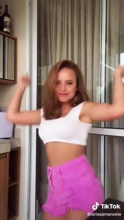 Larissa Manoela
