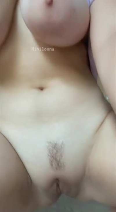Hey, im gonna sit on your face, hope you don&rsquo;t mind it