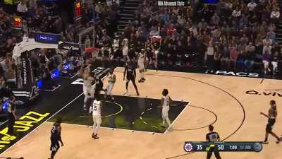 [Highlight] Walker Kessler absolutely stuffs Ivica Zubac's poster attempt