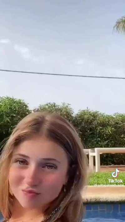 The roundness on this girl&rsquo;s rack