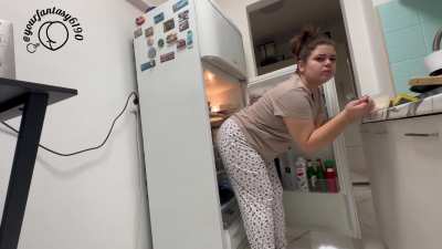 Filling up my fridge with smelly farts