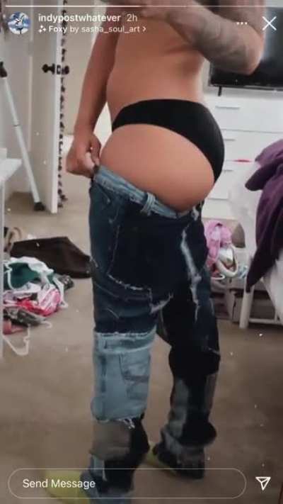 She showing off the yams😍