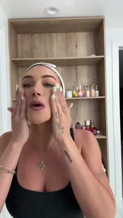 Stassie vik tiktok 
