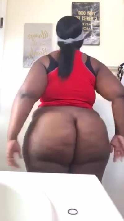 Some big hoe frm Kissimmee I use to fuck