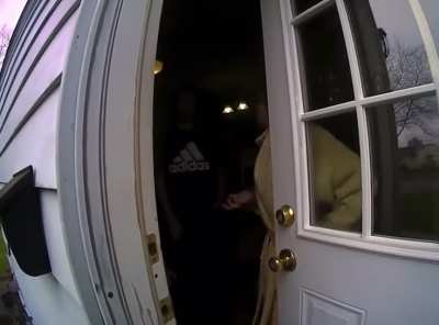 Young Karen calls the police over dispute, gets upset when it doesn&rsquo;t go her way