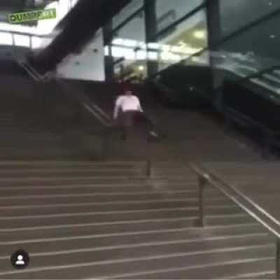 B A L L S