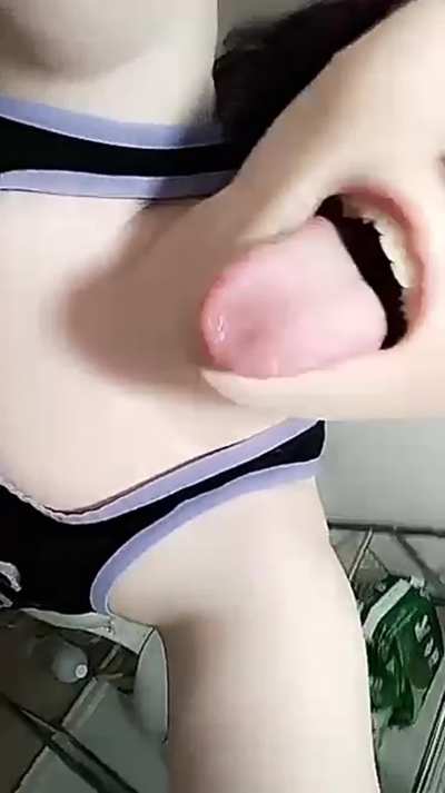 22 [F18] horny just chill sexting. Give an upv0te ,i will send and i&rsquo;ll accept u in my dms🤍 Telgm:@Lisaliuyu snap:landa_garcia22