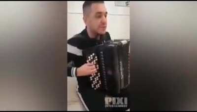Как разные страны одного региона играют одну и ту же песню