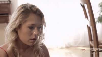 Retro Scenes: Claire Tran & Marilyne Fontaine - 
