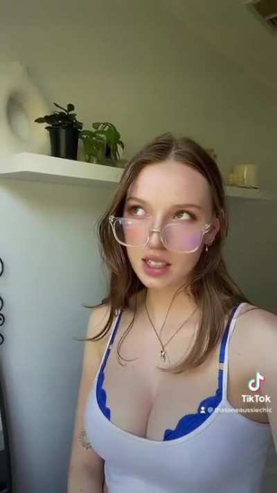 @bellahoney17
