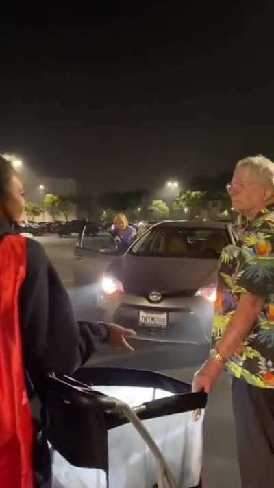 Man confronts teens over a shopping cart in Kohl&rsquo;s parking lot