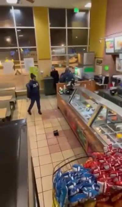 Sir This Is A Subway (Also Brief Bare Munkey Exposure In Vid But Not The Focus Of Vid)