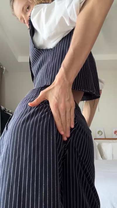 I bet you&rsquo;d love me to sit on your face and release another juicy load 