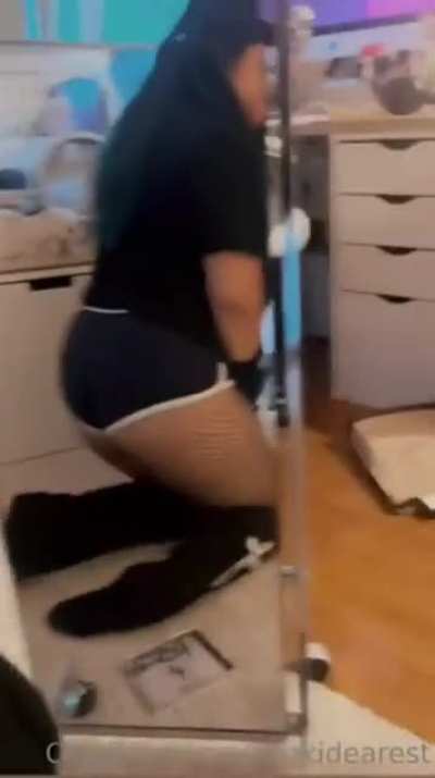 She realy is a goon queen.