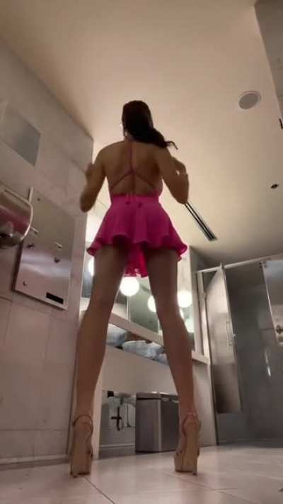 Legs for days