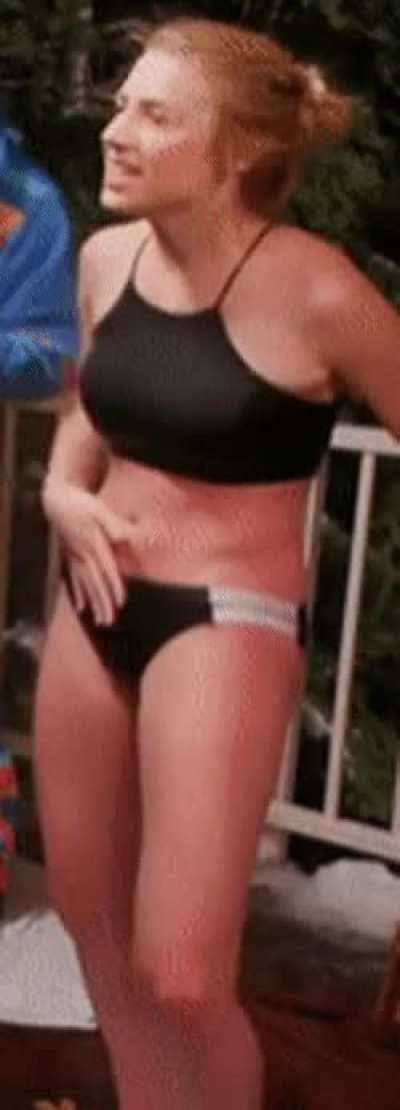 Watch her hand