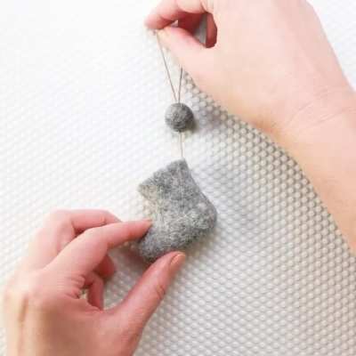 I&rsquo;ve often been asked where to begin when learning wet felting. I think it&rsquo;s best to start with something simple &mdash; a small project that doesn&rsquo;t take too much time but still gives a fun, satisfying result. Little projects like this are the perfect place to