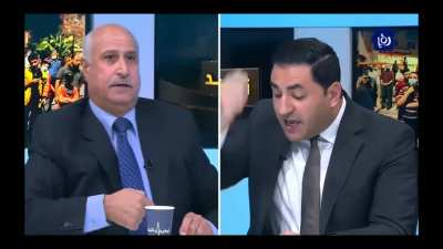 أجينا نحكي عن خيارات الأردن في ظل العدوان الصهيوني، صرنا نفاخر بالأنساب ونبكي على الأطلال... كمية ال "انا" في حوار عن وطن قاعد بتمزّق وعن أطفال تُحرَق مُخيفة و مُضحكة بنفس الوقت..