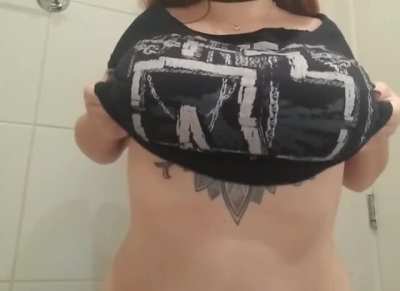 Brazilian Goth Mommy Ready For Your Cum ($5)💞 Always Available for GFE and Sexting!