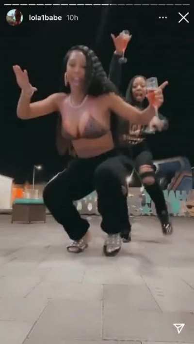 🤩