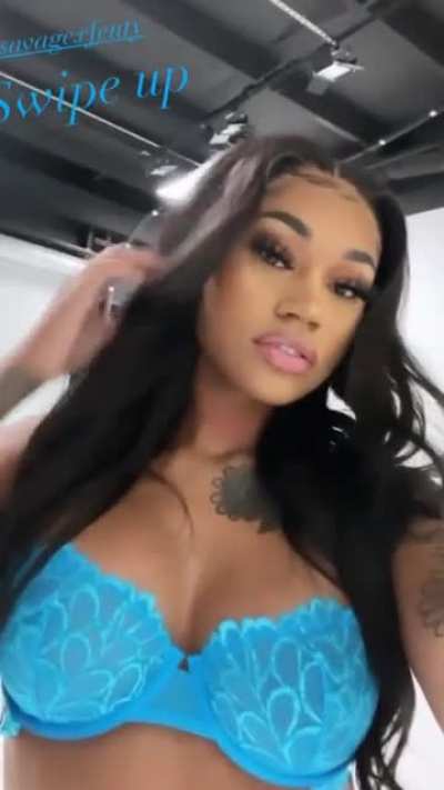 Blue or pink🍑