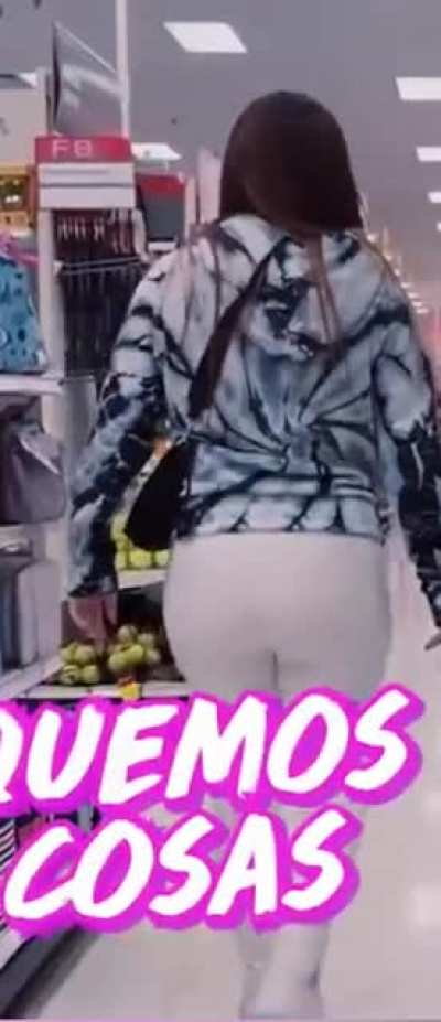 El culo de kim en acción👿🍑🤤
