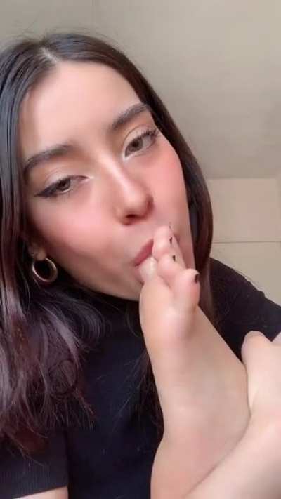 Toes Sucking
