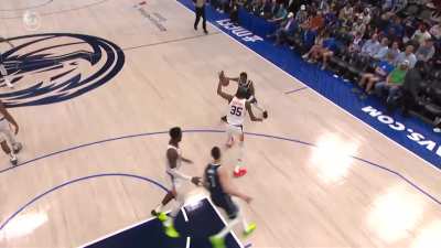[Highlight] Kyrie cooks KD and gets to the basket for the and-1 (replay)