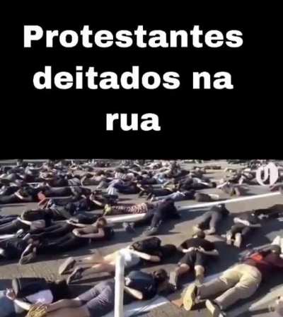 Sai da frente manisfestante baiano😠😠