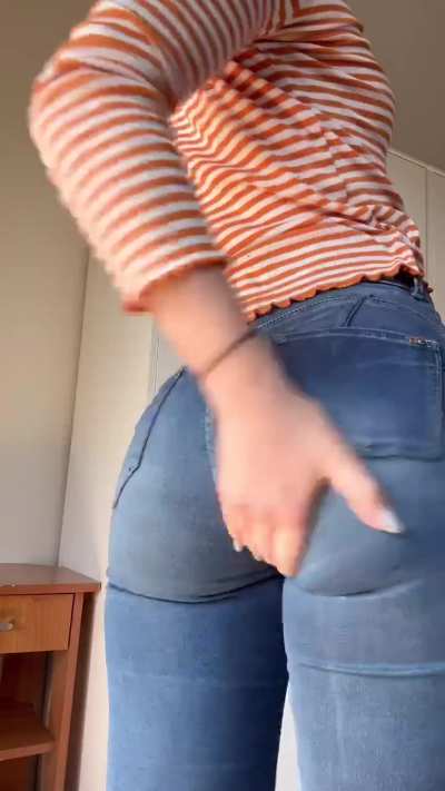 These jeans are the reason I&rsquo;m the boys favourite teacher
