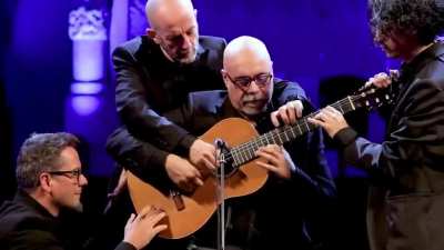 Billie Jean performed on one guitar by the Barcelona Guitar Trio