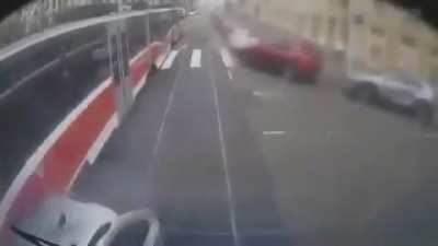I'm faster than this trai....
