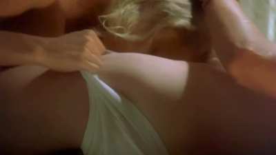 Erika Eleniak