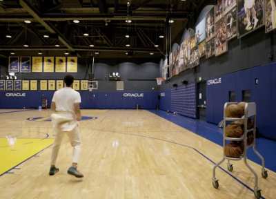 Alternate angle of yesterday's viral Steph Curry video