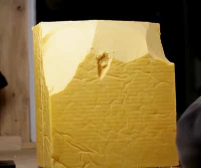 AMAZING stop-motion as Wallace is sculpted from a 40lb block of cheddar