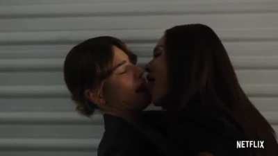 Lauren German and Lesley Ann Brandt (Lucifer Bloopers )