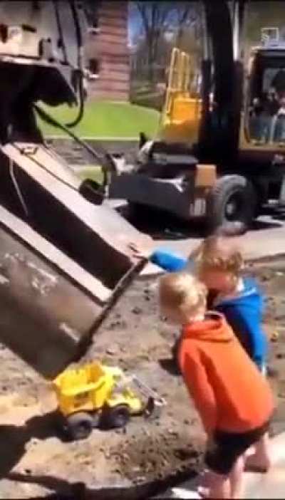 Just try and watch it with out saying &ldquo;Awwwwwwww&rdquo;