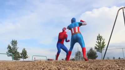 O incr&iacute;vel homem lutinha (eu fiz o v&iacute;deo qm chamar o bot pra download &eacute; gay)